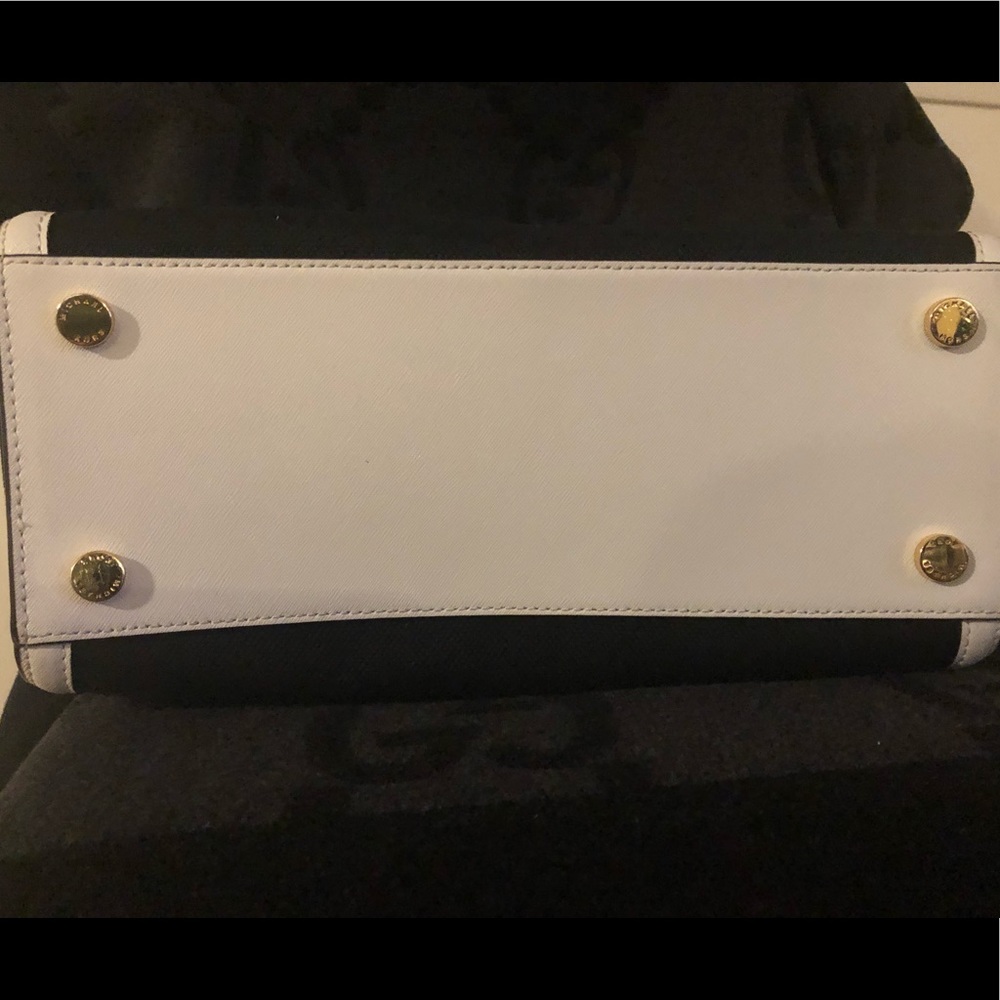 Authentic Michael Kors Handbag - image 4